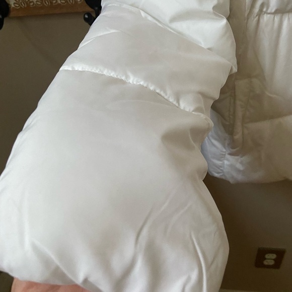 Almost new white puffer jackets S - Picture 5 of 5